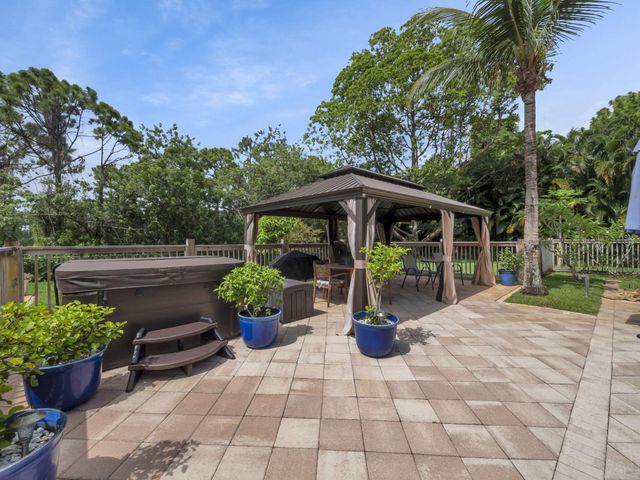 7701 Silver Oak Drive, Port St Lucie, FL 34952