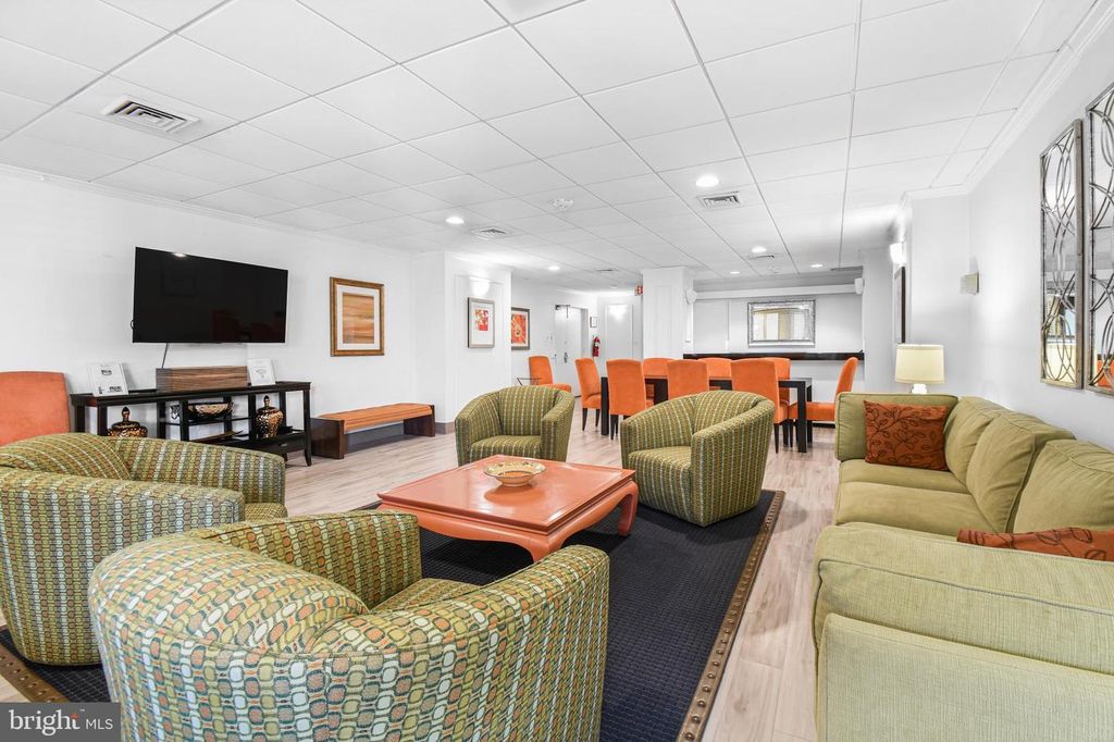 4242 EAST WEST HWY #514, Chevy Chase, MD 20815
