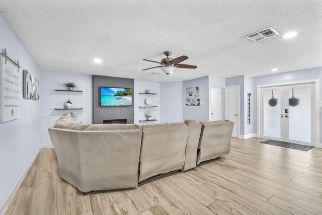 9591 Park Row, Boca Raton, FL 33428