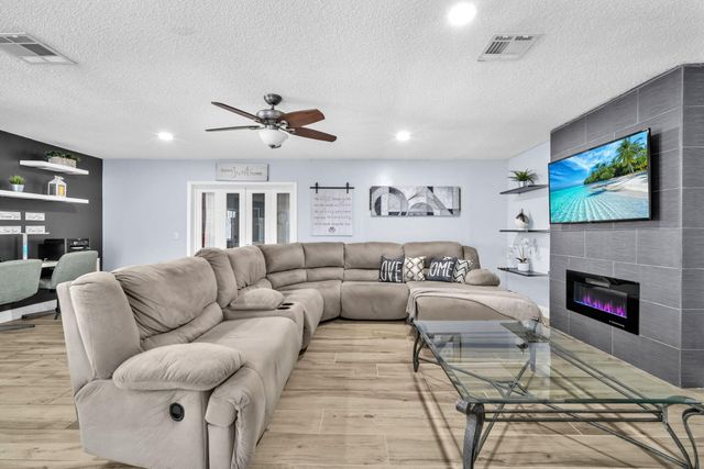 9591 Park Row, Boca Raton, FL 33428