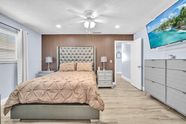 9591 Park Row, Boca Raton, FL 33428