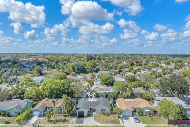 9591 Park Row, Boca Raton, FL 33428