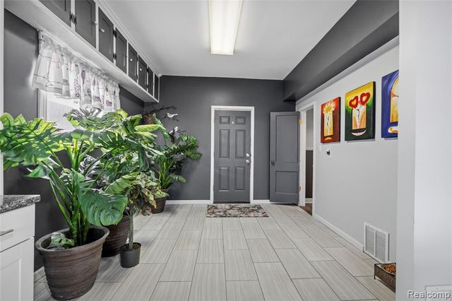 1003 Church Street, Flint, MI 48502