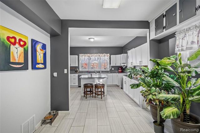 1003 Church Street, Flint, MI 48502