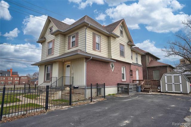 1003 Church Street, Flint, MI 48502