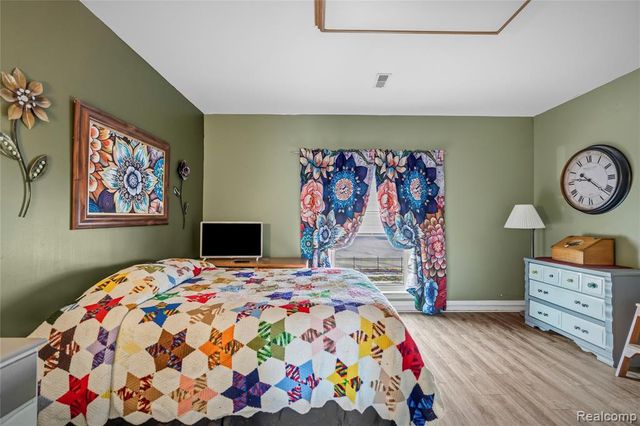 1003 Church Street, Flint, MI 48502