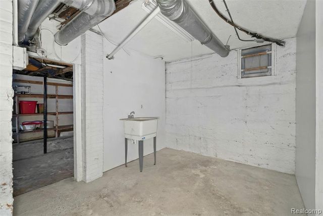 1003 Church Street, Flint, MI 48502