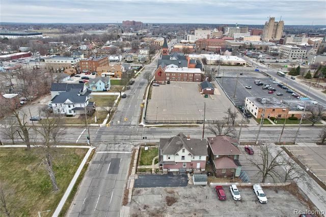 1003 Church Street, Flint, MI 48502