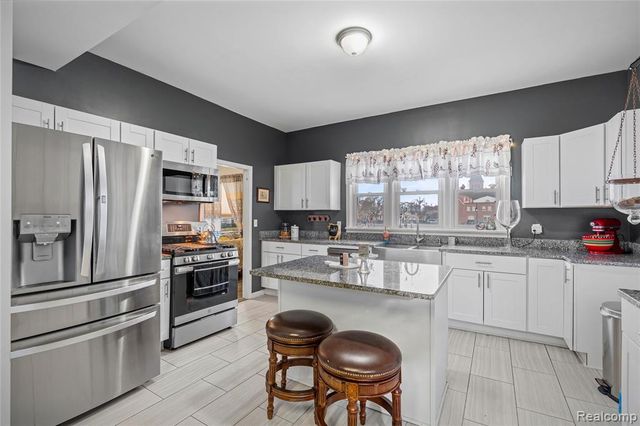 1003 Church Street, Flint, MI 48502