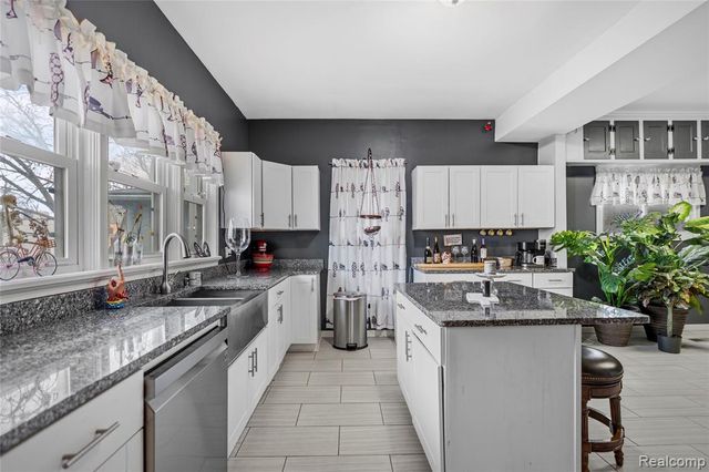 1003 Church Street, Flint, MI 48502