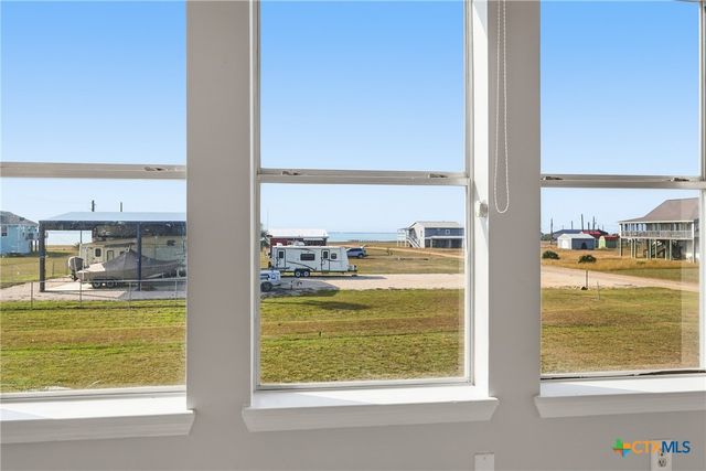 90 Bluefish Lane, Palacios, TX 77465