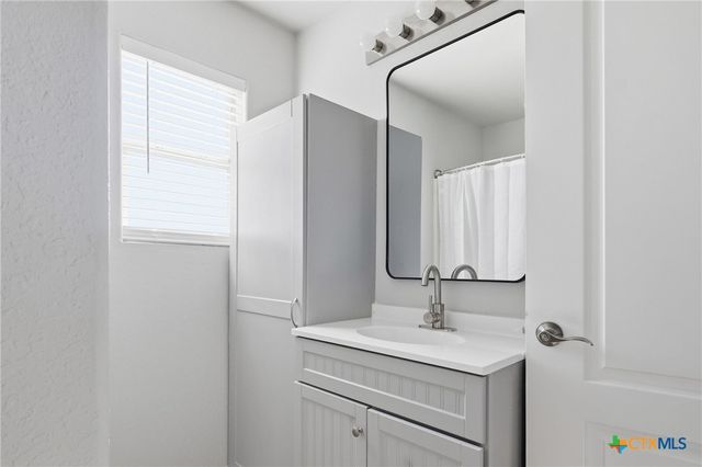 90 Bluefish Lane, Palacios, TX 77465