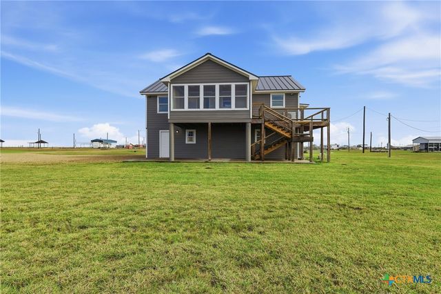 90 Bluefish Lane, Palacios, TX 77465