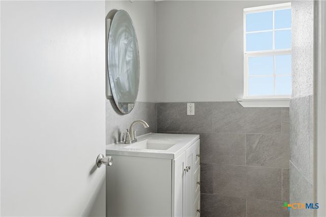 90 Bluefish Lane, Palacios, TX 77465