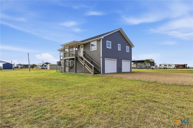 90 Bluefish Lane, Palacios, TX 77465
