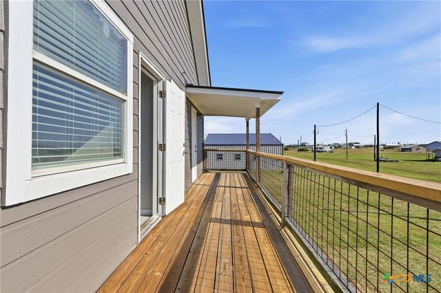 90 Bluefish Lane, Palacios, TX 77465