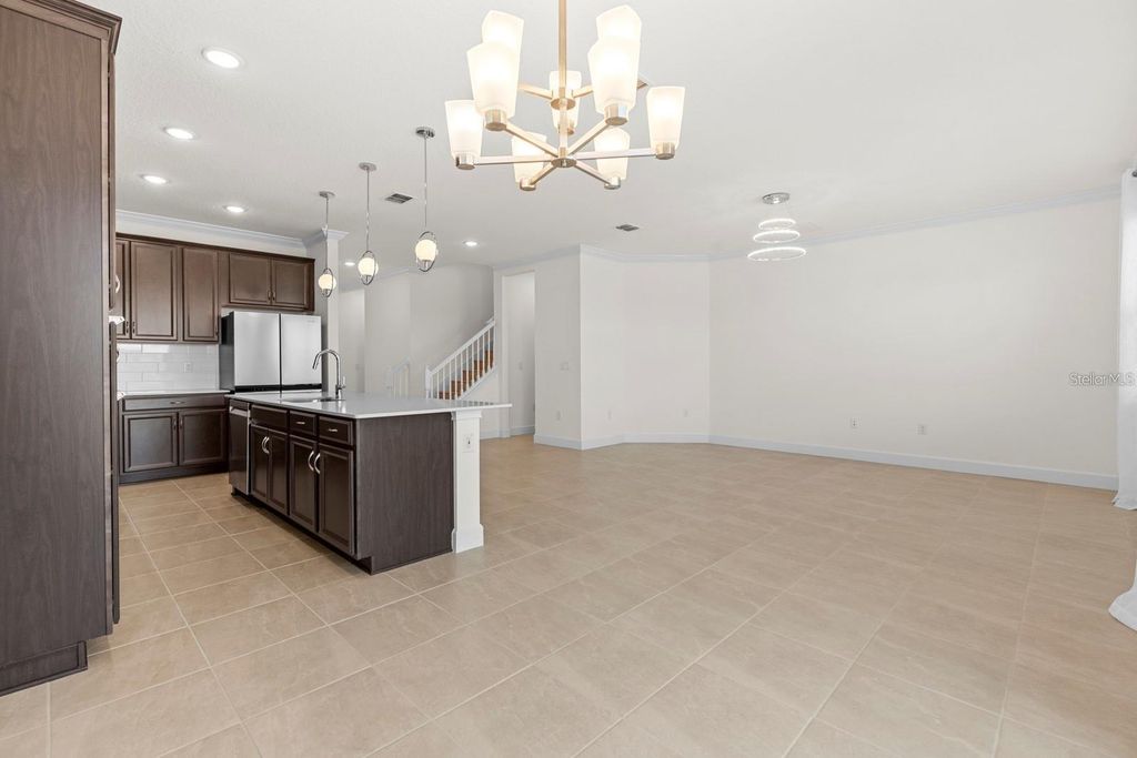 Image 12 of property listing at 933 SIGNET DRIVE, Apollo Beach, FL 33572