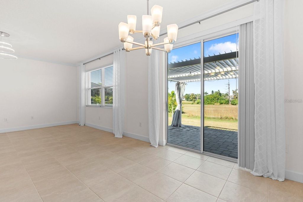 Image 13 of property listing at 933 SIGNET DRIVE, Apollo Beach, FL 33572