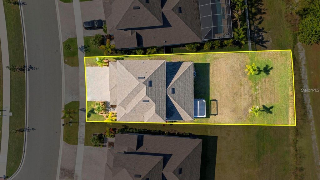 Image 3 of property listing at 933 SIGNET DRIVE, Apollo Beach, FL 33572