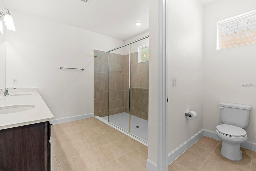 Image 21 of property listing at 933 SIGNET DRIVE, Apollo Beach, FL 33572