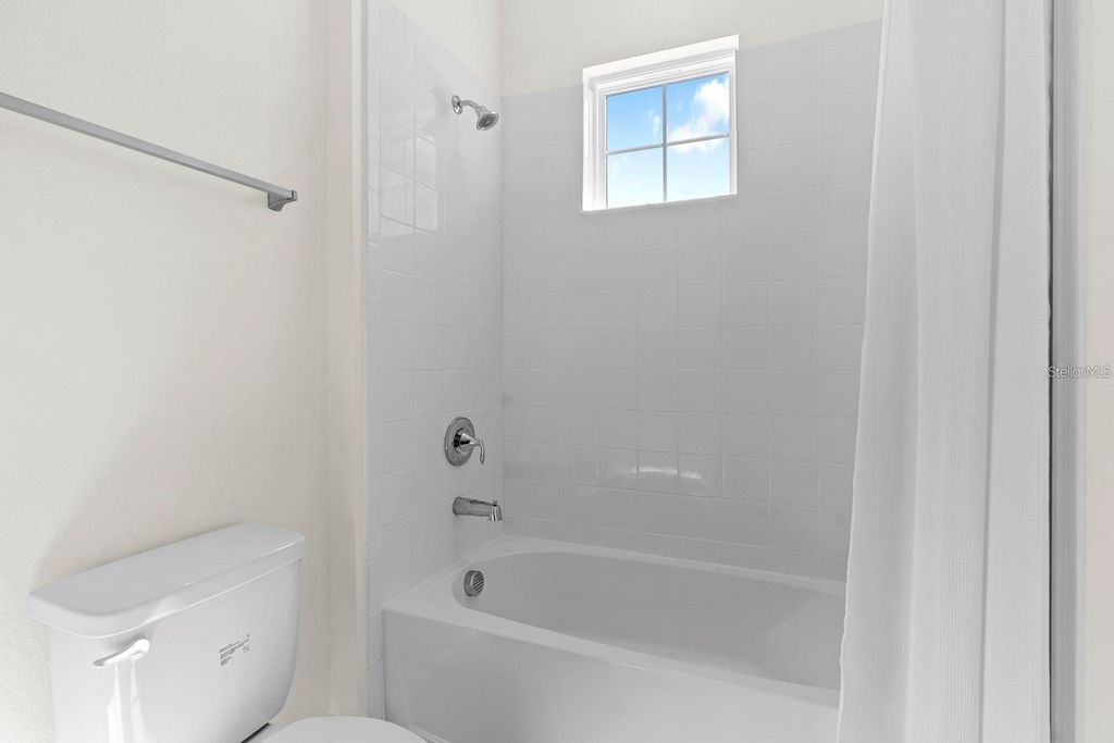 Image 32 of property listing at 933 SIGNET DRIVE, Apollo Beach, FL 33572