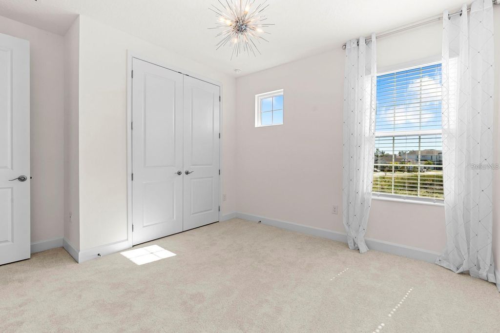 Image 35 of property listing at 933 SIGNET DRIVE, Apollo Beach, FL 33572