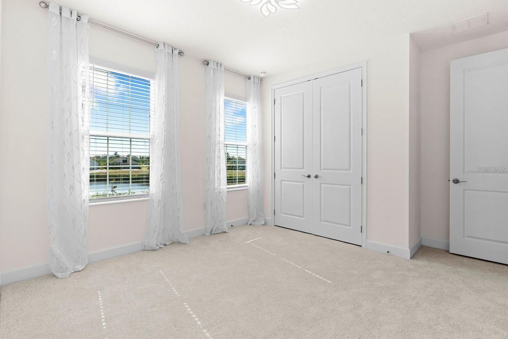 Image 41 of property listing at 933 SIGNET DRIVE, Apollo Beach, FL 33572