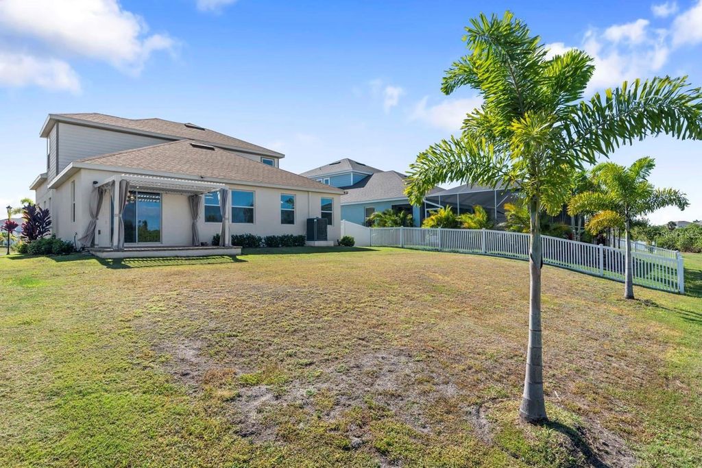 Image 46 of property listing at 933 SIGNET DRIVE, Apollo Beach, FL 33572