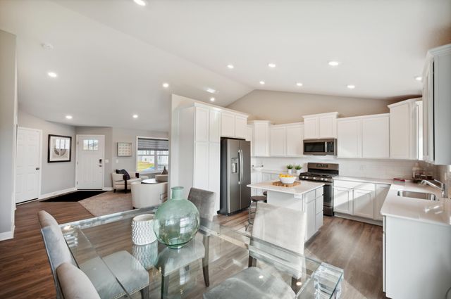 10860 Henslowe Avenue S, Cottage Grove, MN 55016