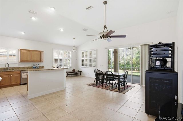 635 W Doerr Path, Hernando, FL 34442