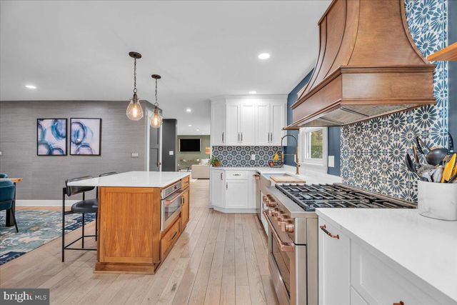 430 HIALEAH DR, Cherry Hill, NJ 08002