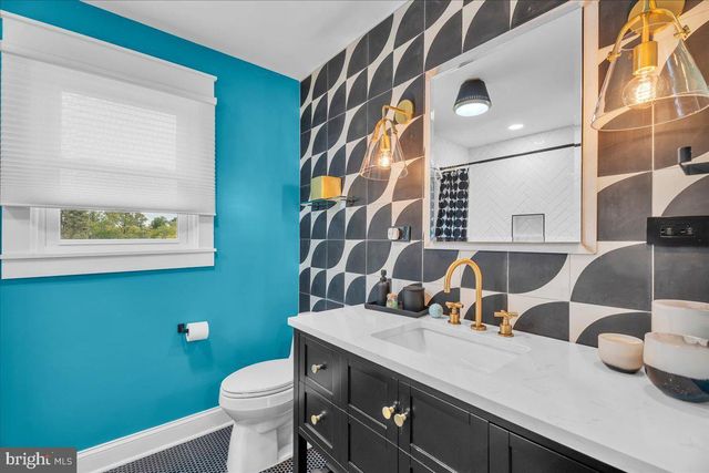 430 HIALEAH DR, Cherry Hill, NJ 08002