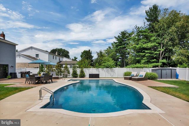430 HIALEAH DR, Cherry Hill, NJ 08002
