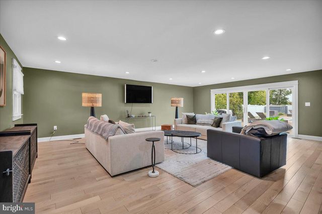 430 HIALEAH DR, Cherry Hill, NJ 08002