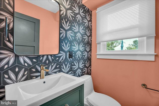 430 HIALEAH DR, Cherry Hill, NJ 08002