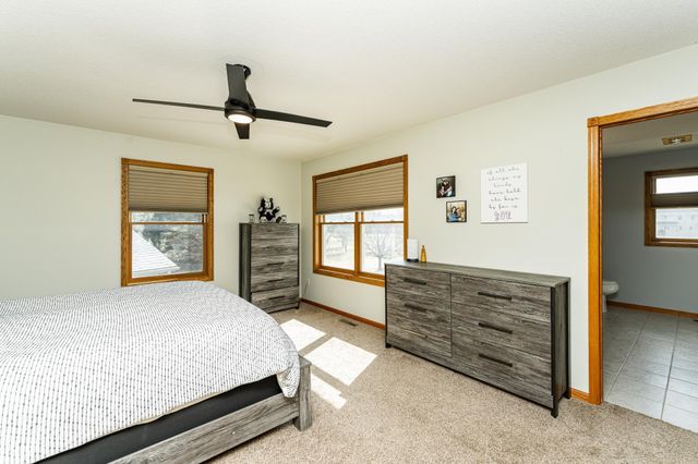 405 5th Street E, Mantorville, MN 55955