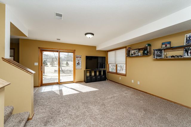 405 5th Street E, Mantorville, MN 55955