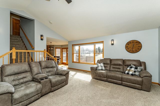 405 5th Street E, Mantorville, MN 55955