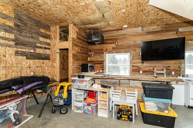 405 5th Street E, Mantorville, MN 55955