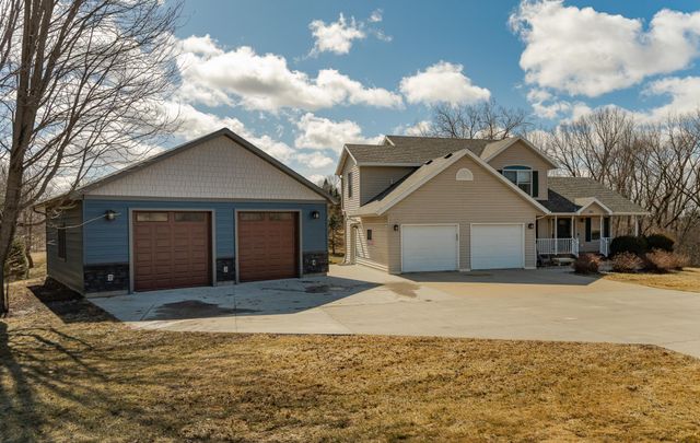405 5th Street E, Mantorville, MN 55955