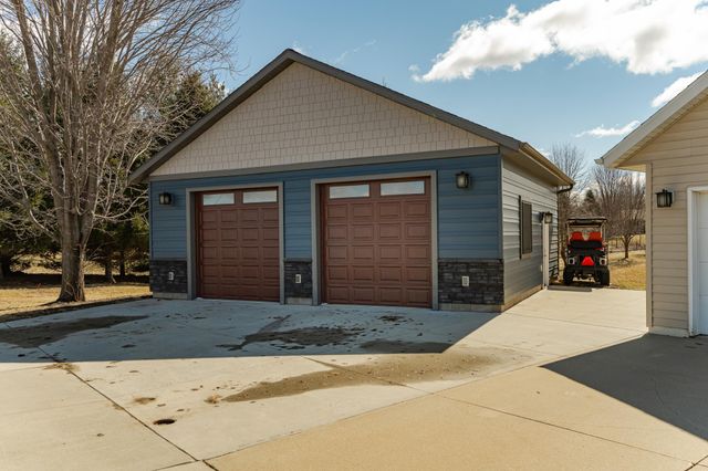 405 5th Street E, Mantorville, MN 55955