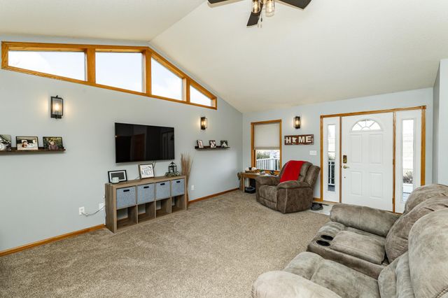 405 5th Street E, Mantorville, MN 55955