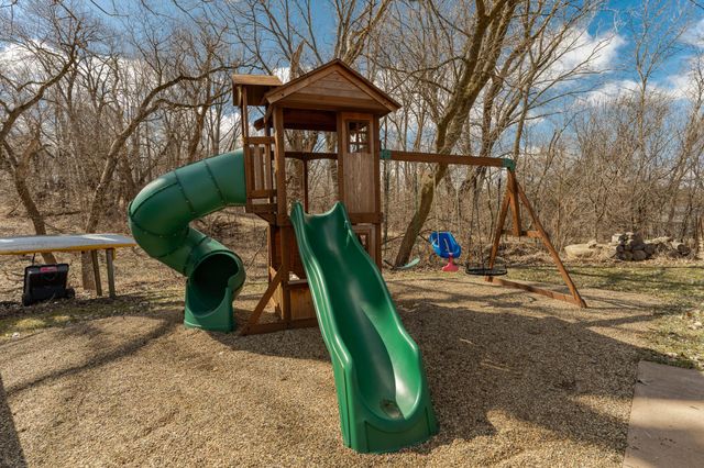 405 5th Street E, Mantorville, MN 55955