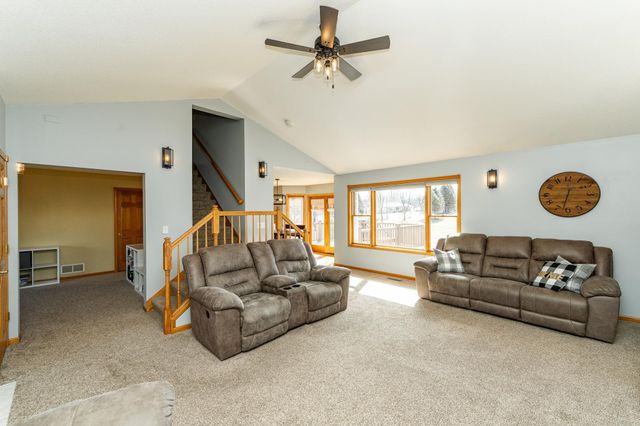 405 5th Street E, Mantorville, MN 55955
