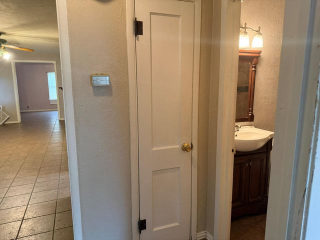 1434 1st Avenue N, Texas City, TX 77590