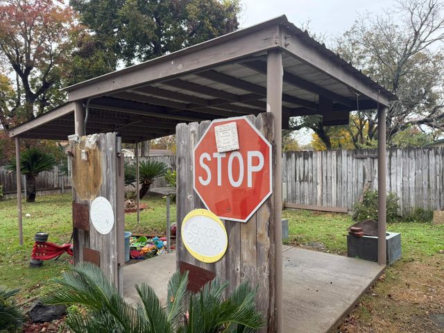 1434 1st Avenue N, Texas City, TX 77590