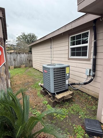 1434 1st Avenue N, Texas City, TX 77590