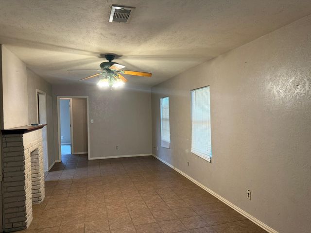 1434 1st Avenue N, Texas City, TX 77590