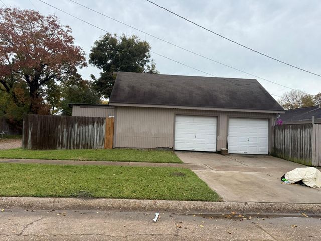 1434 1st Avenue N, Texas City, TX 77590