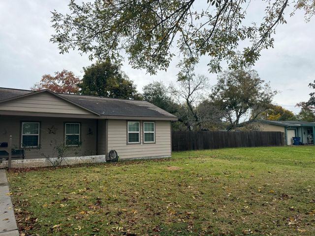 1434 1st Avenue N, Texas City, TX 77590